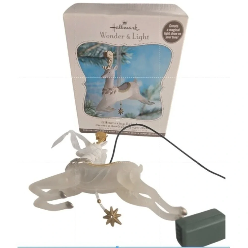 Hallmark Wonder & Light‎ Glimmering Reindeer Ornament New in Box 2010